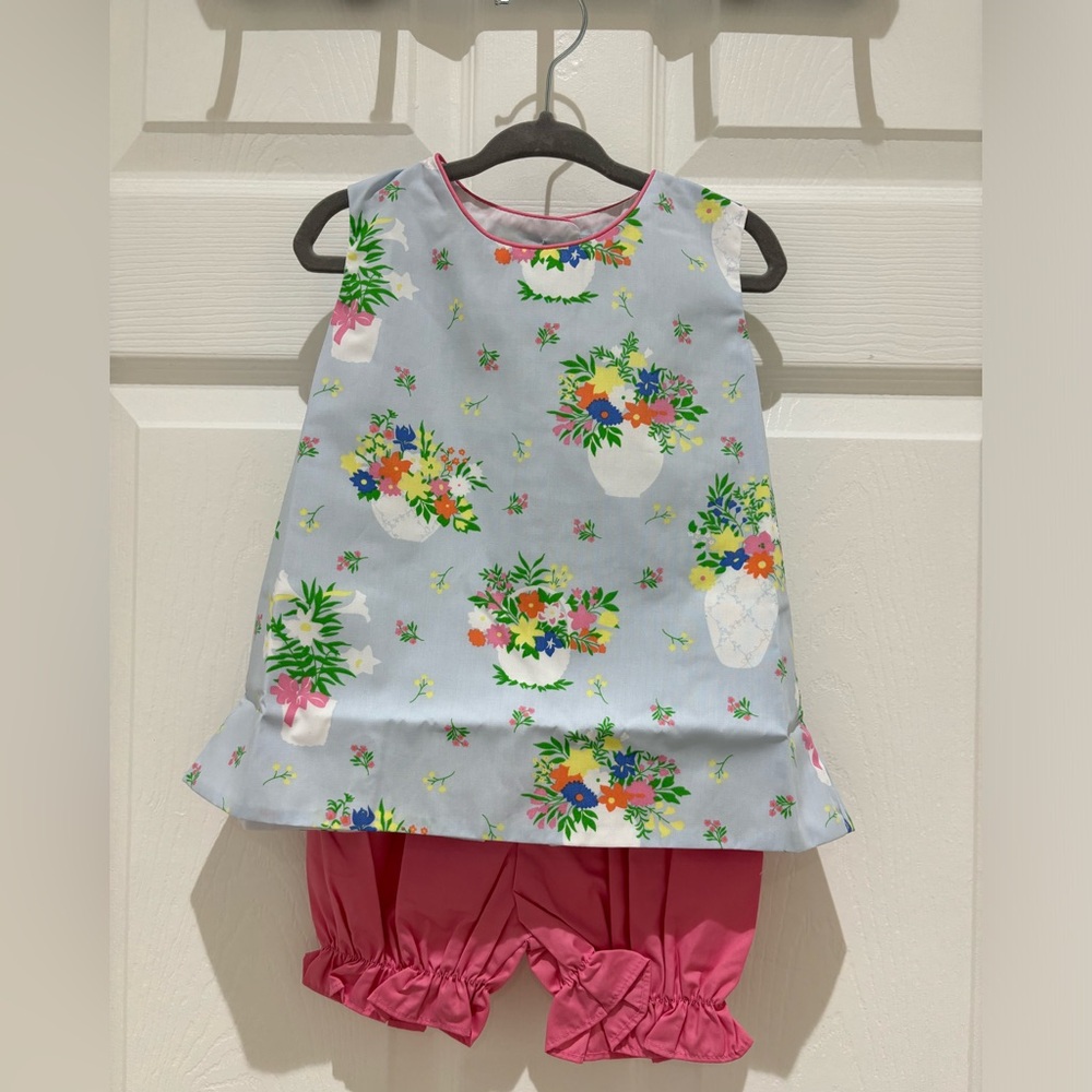 TBBC Lucy Boore Button Set in Uplifting Lillies /Hamptons Hot Pink, size 3T NWT